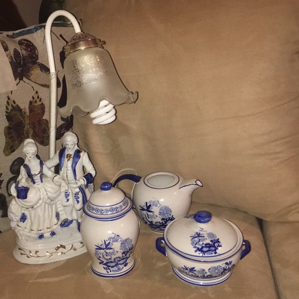 Glass tea set with matching end table lamp